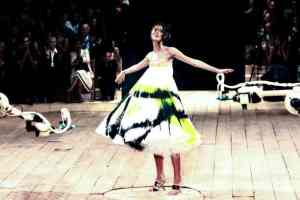 ALEXANDER MCQUEEN COLLEZIONI 1999 - 2004 la magica ALCHIMIA della moda 1 No 13 ALEXANDER MCQUEEN ss 1999