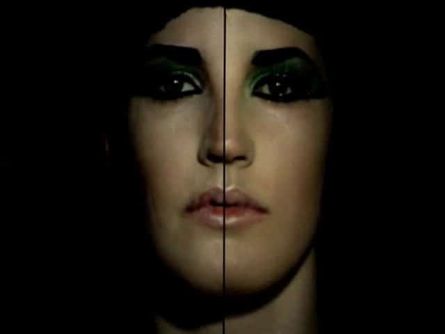 "IN MEMORY OF ELIZABETH HOWE SALEM 1692" ALEXANDER MCQUEEN F/W 2007 10 "IN MEMORY OF ELIZABETH HOWE SALEM 1692" ALEXANDER MCQUEEN F/W 2007