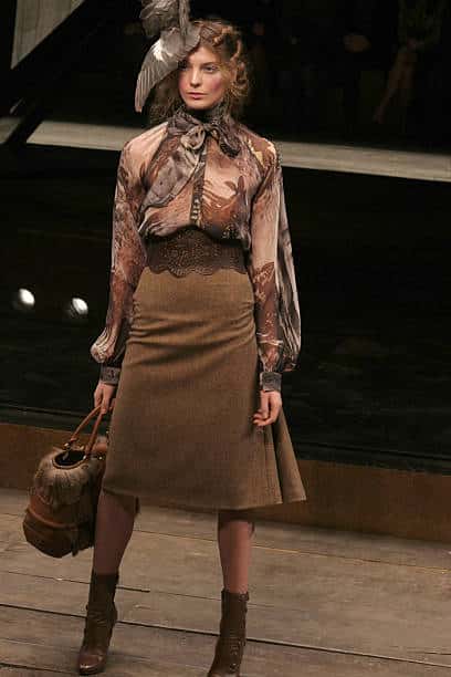 "THE WIDOWS OF CULLODEN" ALEXANDER MCQUEEN F/W 2006 8 "THE WIDOWS OF CULLODEN" ALEXANDER MCQUEEN F/W 2006