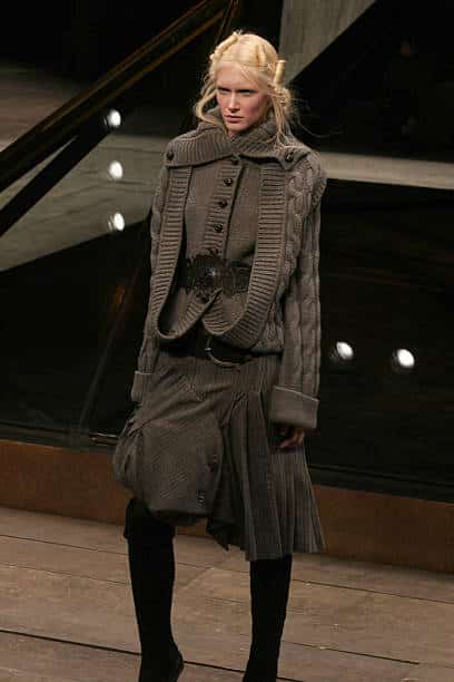 "THE WIDOWS OF CULLODEN" ALEXANDER MCQUEEN F/W 2006 14 "THE WIDOWS OF CULLODEN" ALEXANDER MCQUEEN F/W 2006
