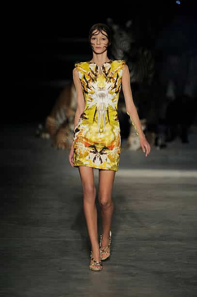 "NATURAL DIS-TINCTION UN-NATURAL SELECTION" ALEXANDER MCQUEEN S/S 2009 7 "NATURAL DIS-TINCTION UN-NATURAL SELECTION" ALEXANDER MCQUEEN S/S 2009